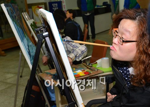 [포토]입으로 그리는 그림 