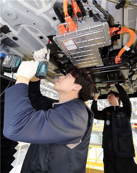 현대 수소연료車, 국내서도 달린다