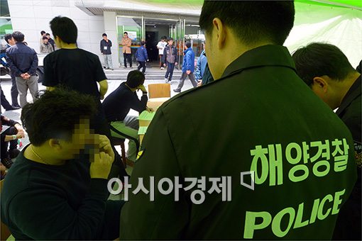 [포토]세월호 침몰, 실종 피해 가족 'DNA 샘플 채취'