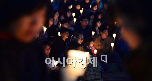 [포토]촛불의 힘으로....꼭 돌아오길