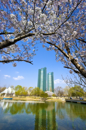 '갤러리아 포레' 집값 1위의 비결은 입지 경쟁력