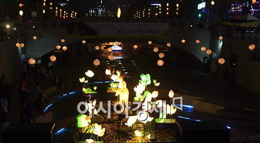 [포토]차분히 불 밝힌 연등 전시회