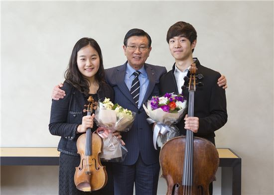 [포토] 박삼구 회장 17세기 고악기 음악영재에게 무상 지원 