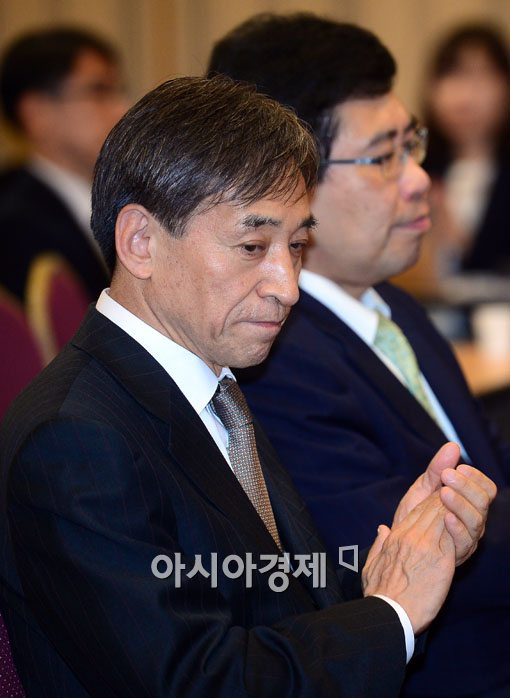 [포토]착잡한 표정의 이주열 한국은행 총재 