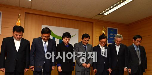 [포토]세월호 희생자 애도하는 노사정 대표들 