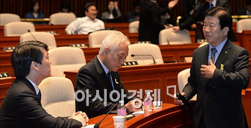 [포토]의견 나누는 김한길·안철수 대표