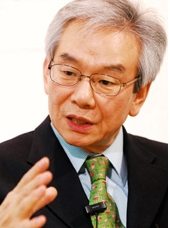 '꿀벌 독' 연구에 올인한 김문호 아피메즈 회장  