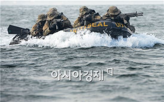 한반도 화약고라고 불리는 NLL에서는 연평해전 등 남북교전이 발생하기도 했다. 