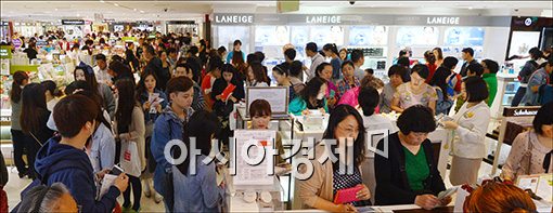 [포토]쇼핑 즐기는 중국인 관광객