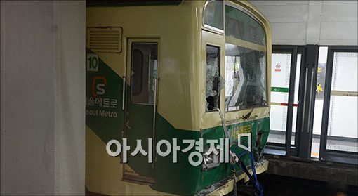 [포토]박살난 지하철