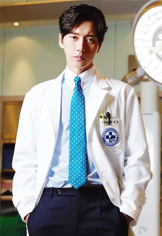 ▲'닥터 이방인'에서 냉철한 의사 역을 맡은 박해진.(사진:SBS '닥터 이방인' 공식 홈페이지)