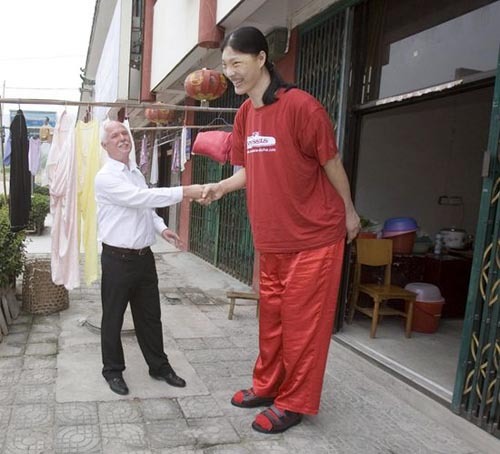 야오더펀, 기네스 세계 기록 최장신 여성 "사망원인 보니…"