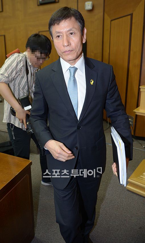김시곤 KBS 보도국장 사임 "사사건건 보도에 개입한 길환영 사장 사퇴해야"