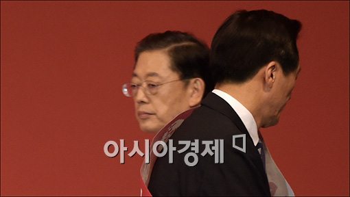 [포토]지나치는 김황식·정몽준