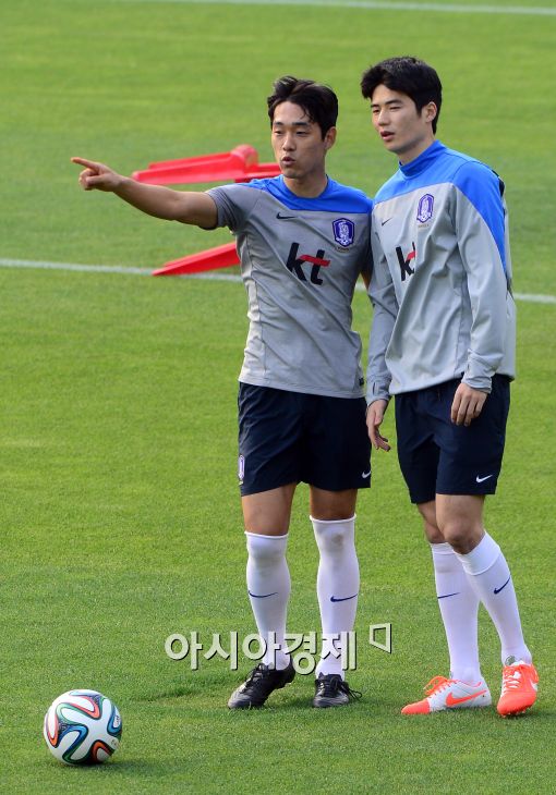 [포토]이야기 나누는 박주영-기성용