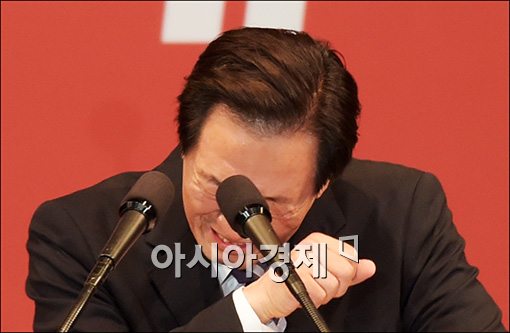 [포토]끝내 울어버린 정몽준 후보