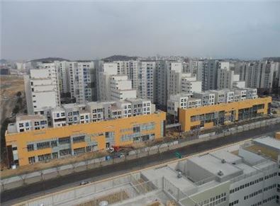 [르포] 서울 마곡지구 아파트 '웃돈만 1억'