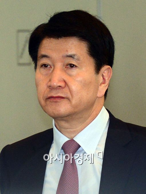 [포토]사장단 회의에 참석하는 김창수 삼성생명 사장