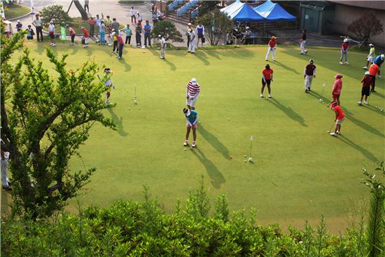 <한국초등학교골프연맹회장배 학생골프대회가 19~20일 전남 보성컨트리클럽에서 열린다.>