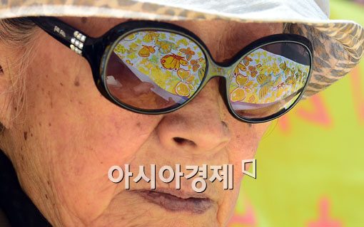 [포토]김복동 할머님 눈에 비친 노란 나비 