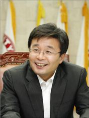 새정치연합 은평구청장 후보 김우영 현 구청장 선출 