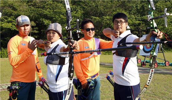 두산重, 베트남 국가대표 양궁 선수단에 재능 기부