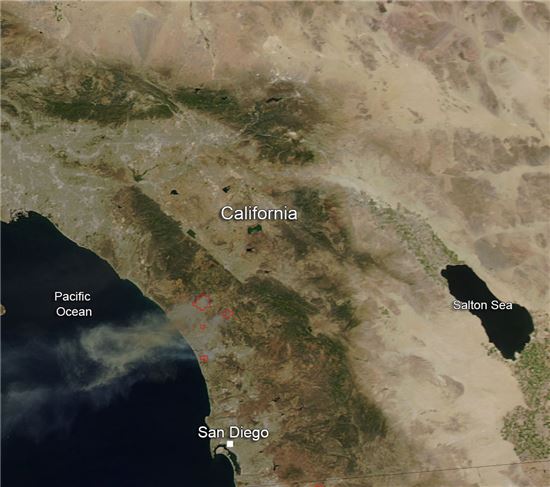 ▲미항공우주국이 샌디에이고 지역의 산불 현장을 포착한 위성 사진을 공개했다.[사진제공=NASA]