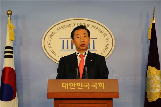 김성태 "최저임금 6000원대 인상 합의돼야"