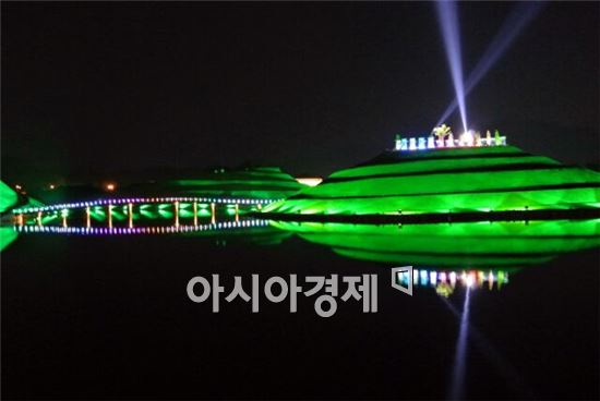 순천만정원, 야간에도 볼 수 있다