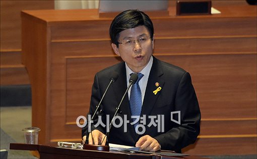 [포토]답변하는 황교안 장관