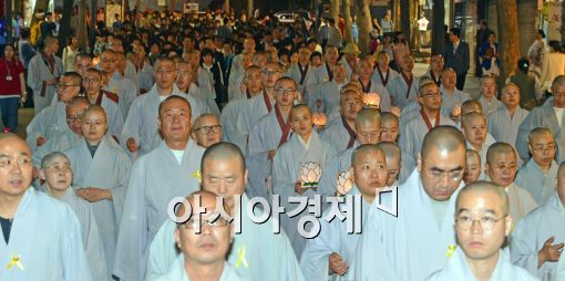 [포토]'희생자들을 기억하며'
