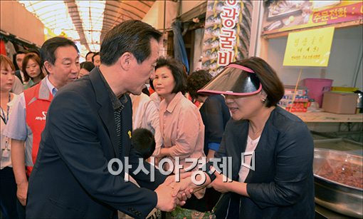 [포토]재래시장 찾은 정몽준 후보