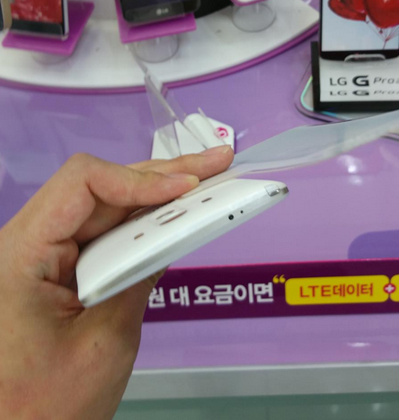 LG G3, 이번엔 실물 모형 포착…"이렇게 생겼네"