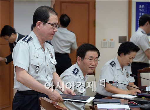 [포토]지휘관회의 참석하는 이성한 경찰청장