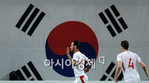 [포토]선제골 성공시킨 주하이에르 다우아디