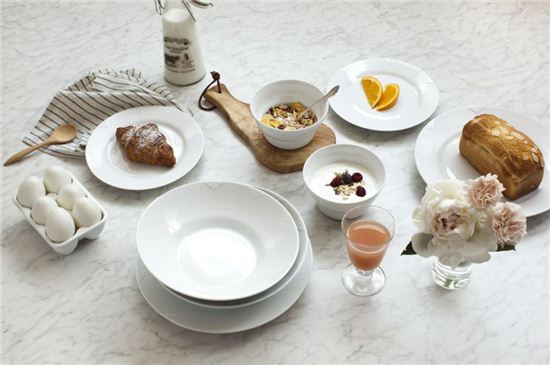 로얄코펜하겐, 웨딩 도자기 세트 3종 출시