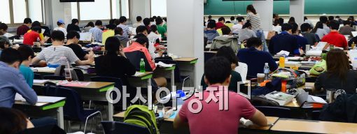[포토]공부중인 고시생들