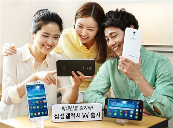 삼성, '폰블릿' 갤럭시W 출시…7인치 '분할'해 쓰자