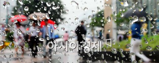 [포토]비 오는 서울 도심