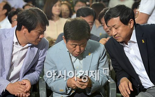 [포토]출구조사 확인중