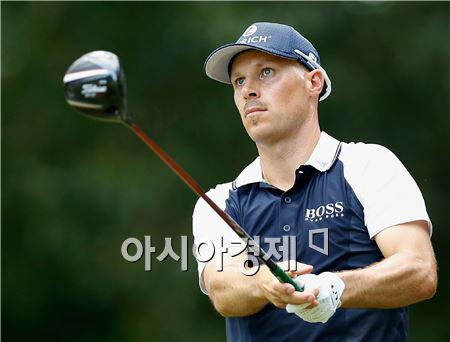 [세인트주드] 크레인, 4타 차 선두 "악천후 비켜"