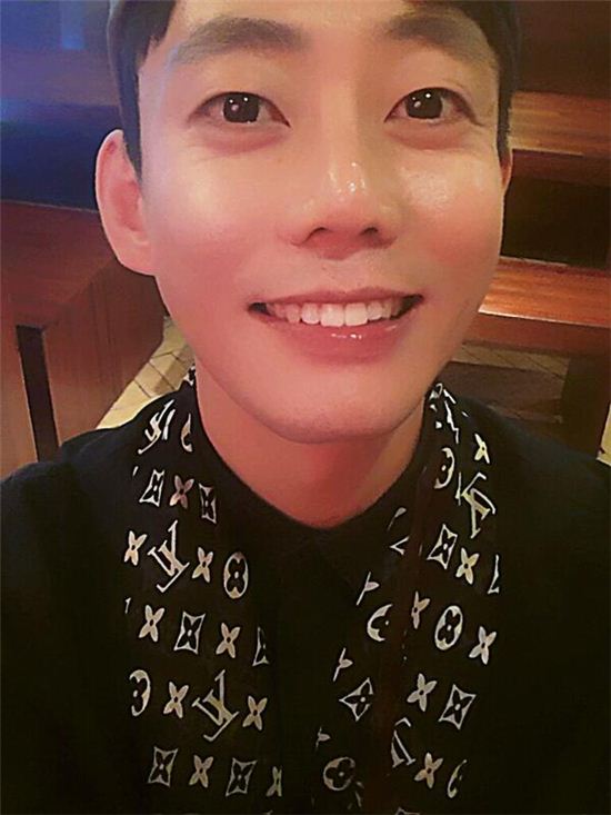 테이, 군악대 마치고 전역…소속사와 재계약 논의 예정 