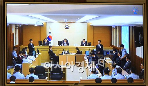 [포토]중계되는 세월호 첫 재판