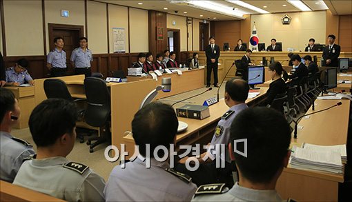 [포토]세월호 재판 지켜보는 경찰들