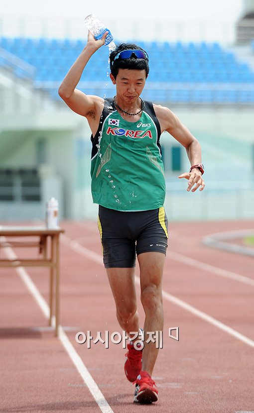 스즈키, 男 20㎞ 경보 세계新기록…김현섭 한국新 