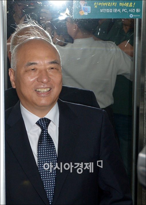 [포토]밝게 웃는 문창극 총리 후보자