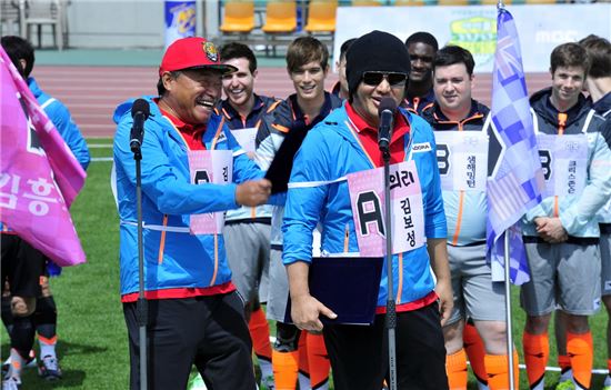 김흥국-김보성, '의리'의 두 남자…'아이돌 풋살 월드컵'에서 만난다 