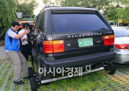 [포토]유병언 딸, 유섬나씨 차량 
