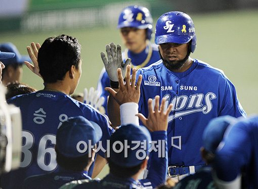 [포토]나바로, '경기 아직 안 끝났어!'