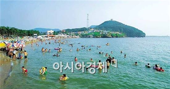 떠나자!! 강열한 태양이 빛나는 부안 해수욕장으로